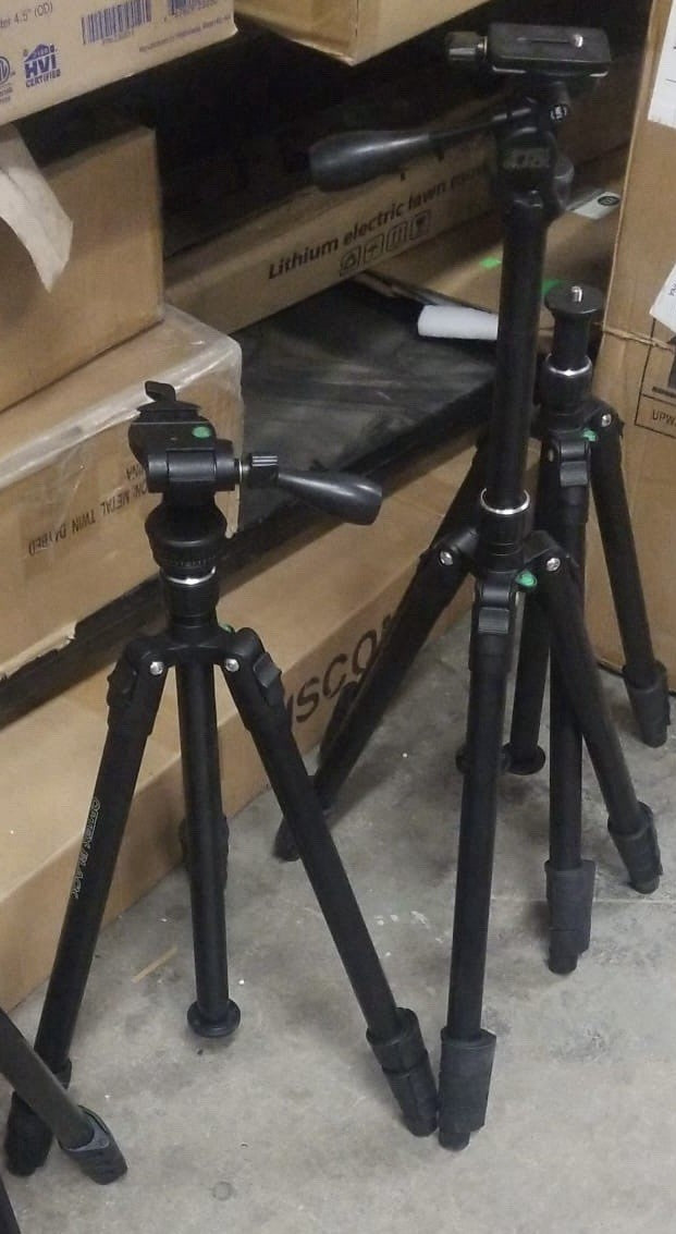 Makartt Aluminum Camera Tripod 40" 102cm Pan Head Quick Release 3kg Load - Lumi and Leo