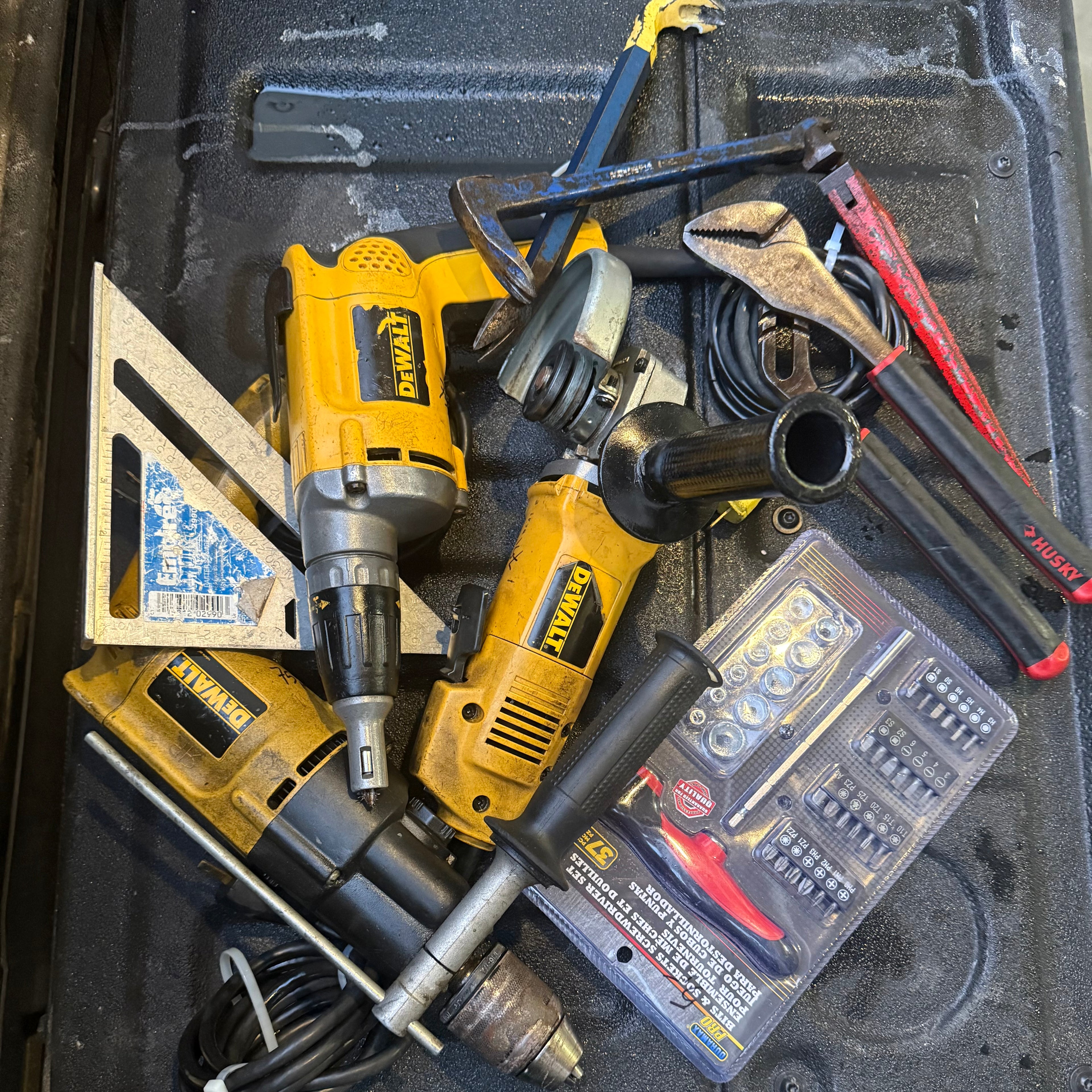 DEWALT TOOL LOT – READY FOR WORK