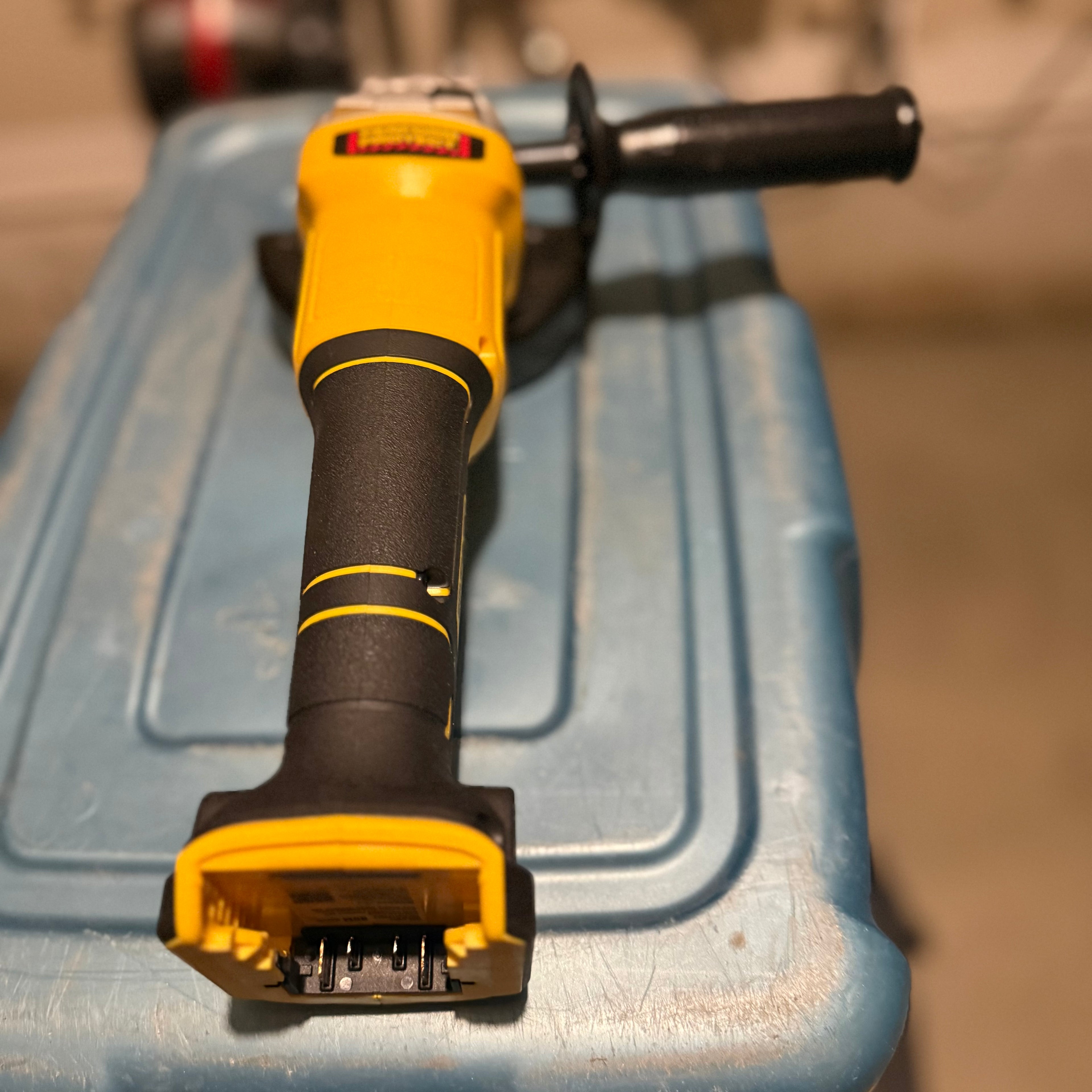DEWALT 20V MAX XR BRUSHLESS 4-1/2” / 5” ANGLE GRINDER