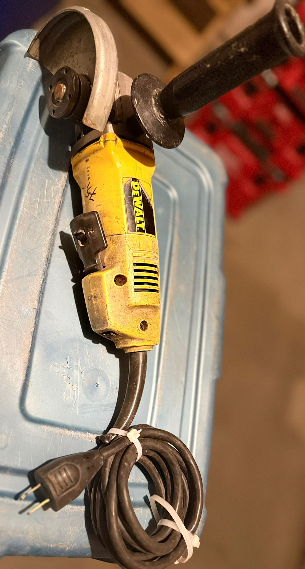 Used DEWALT DW402 4-1/2” ANGLE GRINDER – TESTED & WORKING