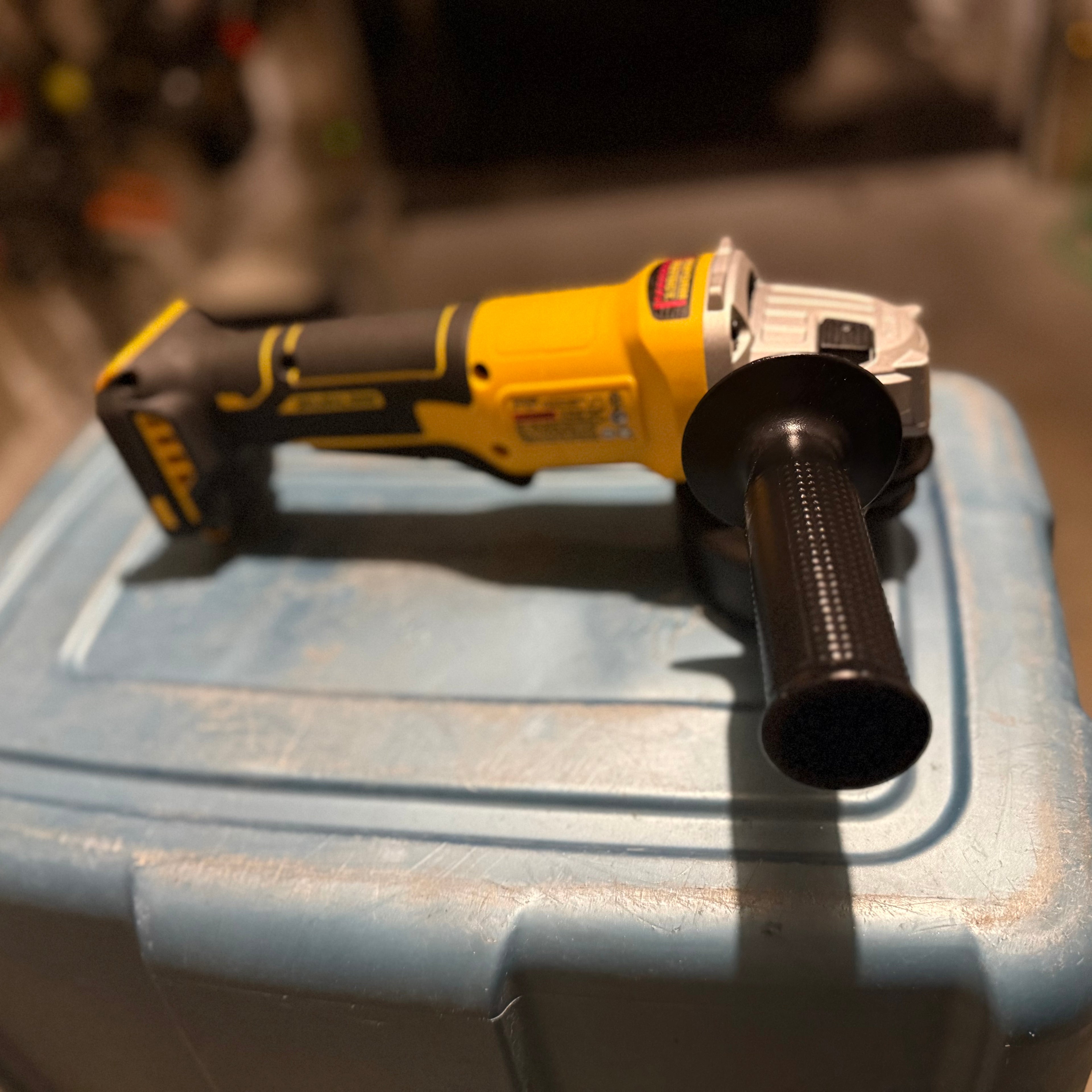 DEWALT 20V MAX XR BRUSHLESS 4-1/2” / 5” ANGLE GRINDER