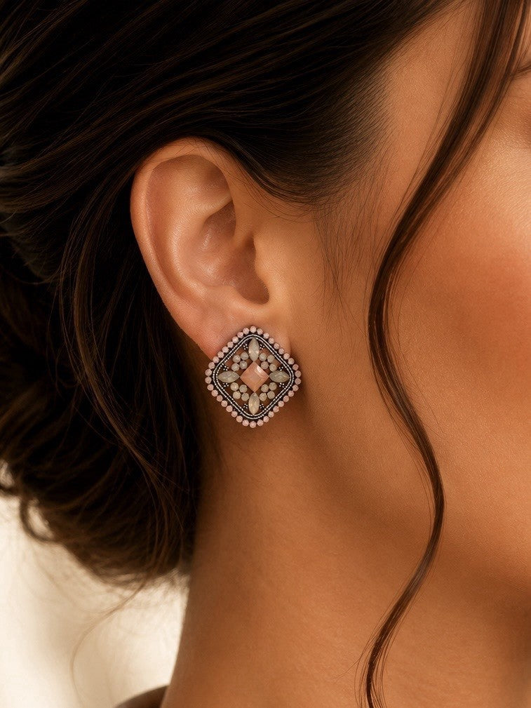 5xWomen's Fashion Earrings Elegant Floral Design Gold Tone Nickel Free Gift !!!!