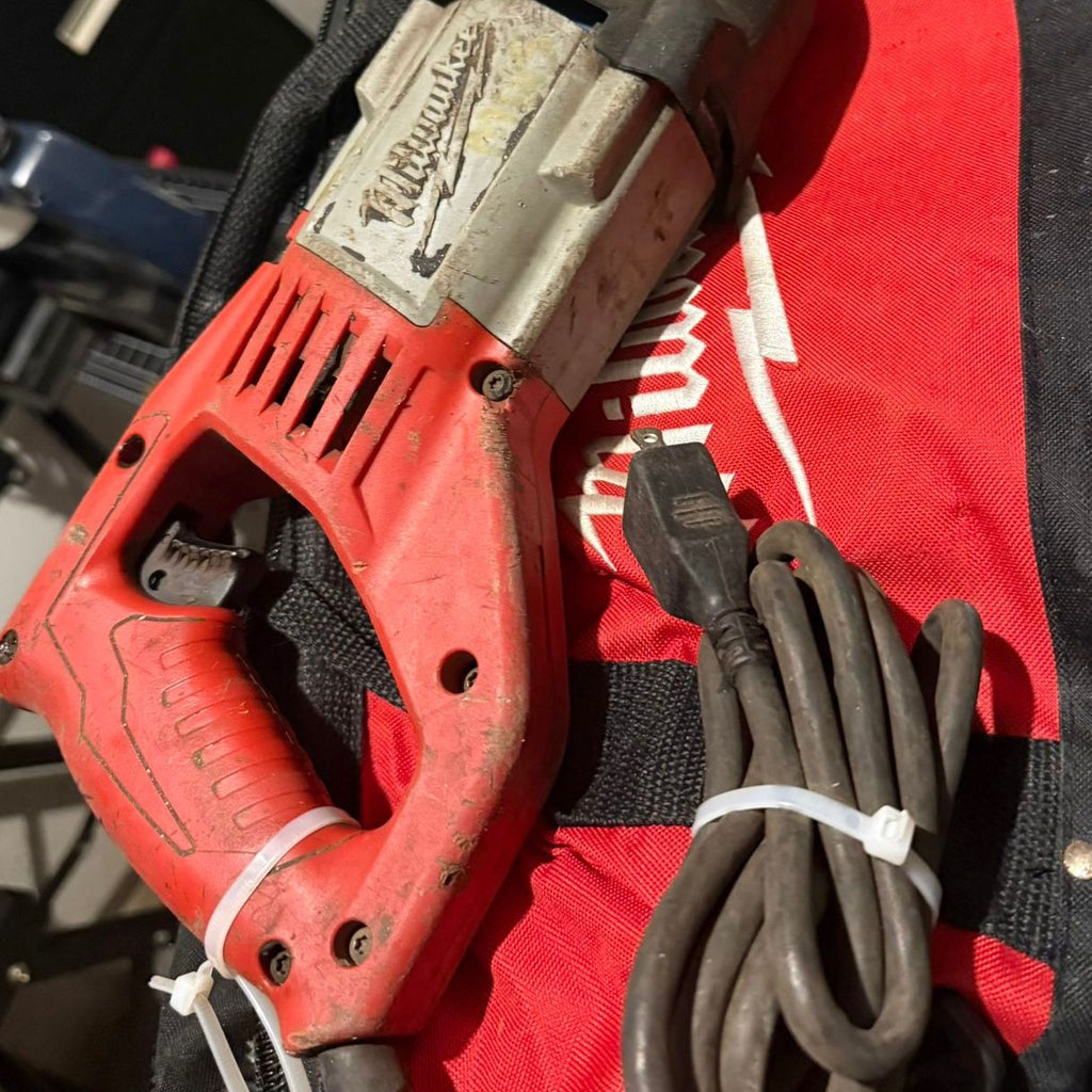 TESTED & WORKING Milwaukee Sawzall Reciprocating Saw