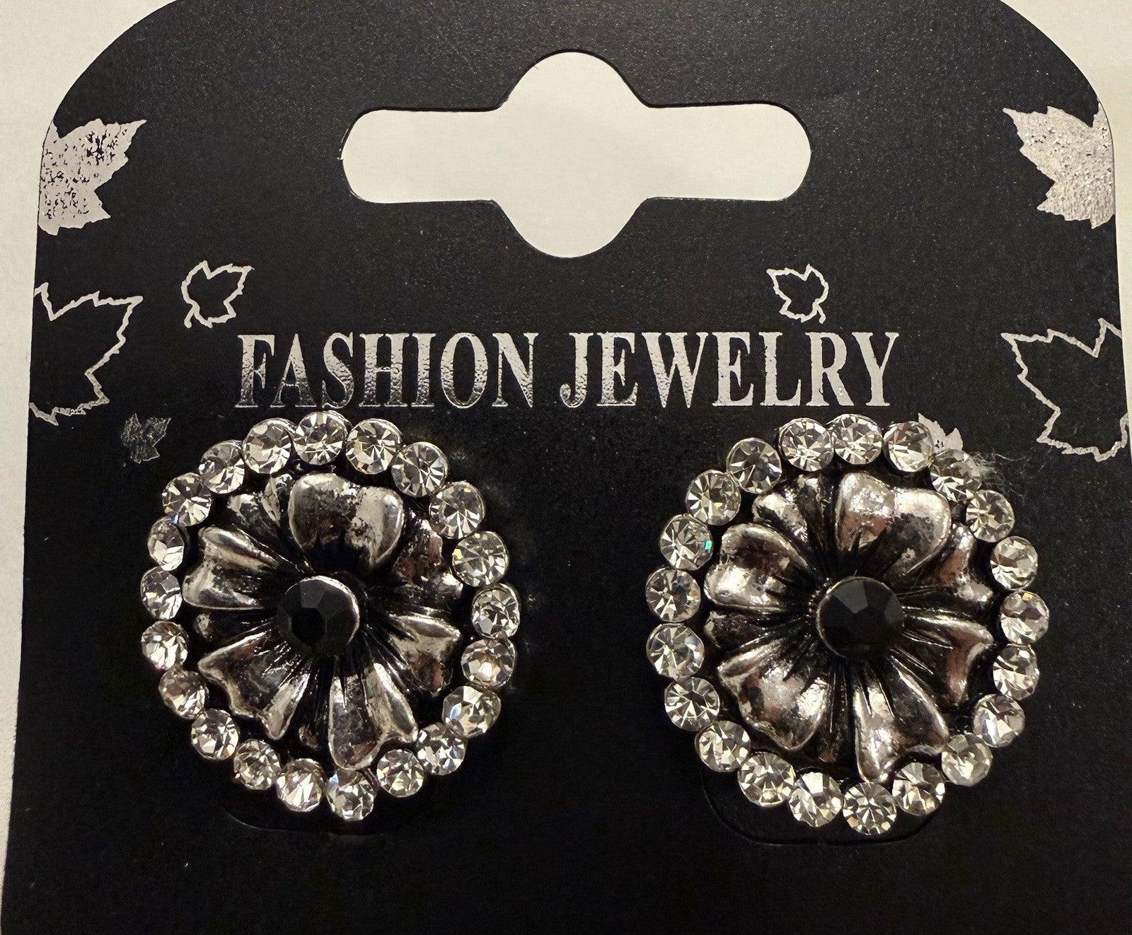 6xWomen's Fashion Earrings Elegant Floral Design Nickel Free. !!