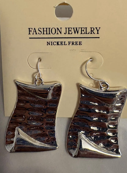 6xWomen's Fashion Earrings Elegant Floral Design Nickel Free. !! - Lumi and Leo