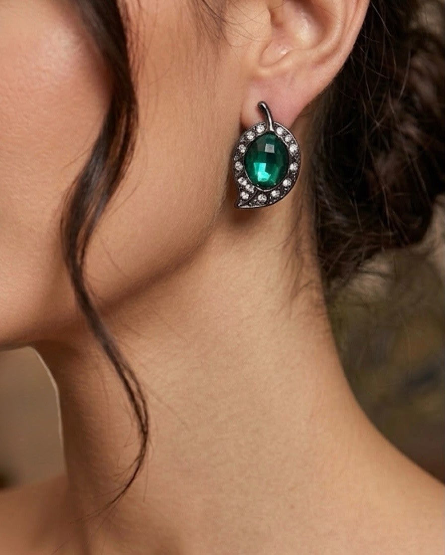 6xWomen's Fashion Earrings Elegant Floral Design Nickel Free. !!