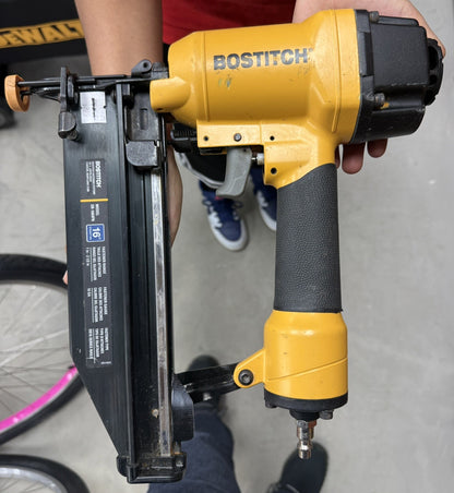 BOSTITCH SB-1664FN 16-Gauge Pneumatic Straight Finish Nailer Tested Working - Lumi and Leo