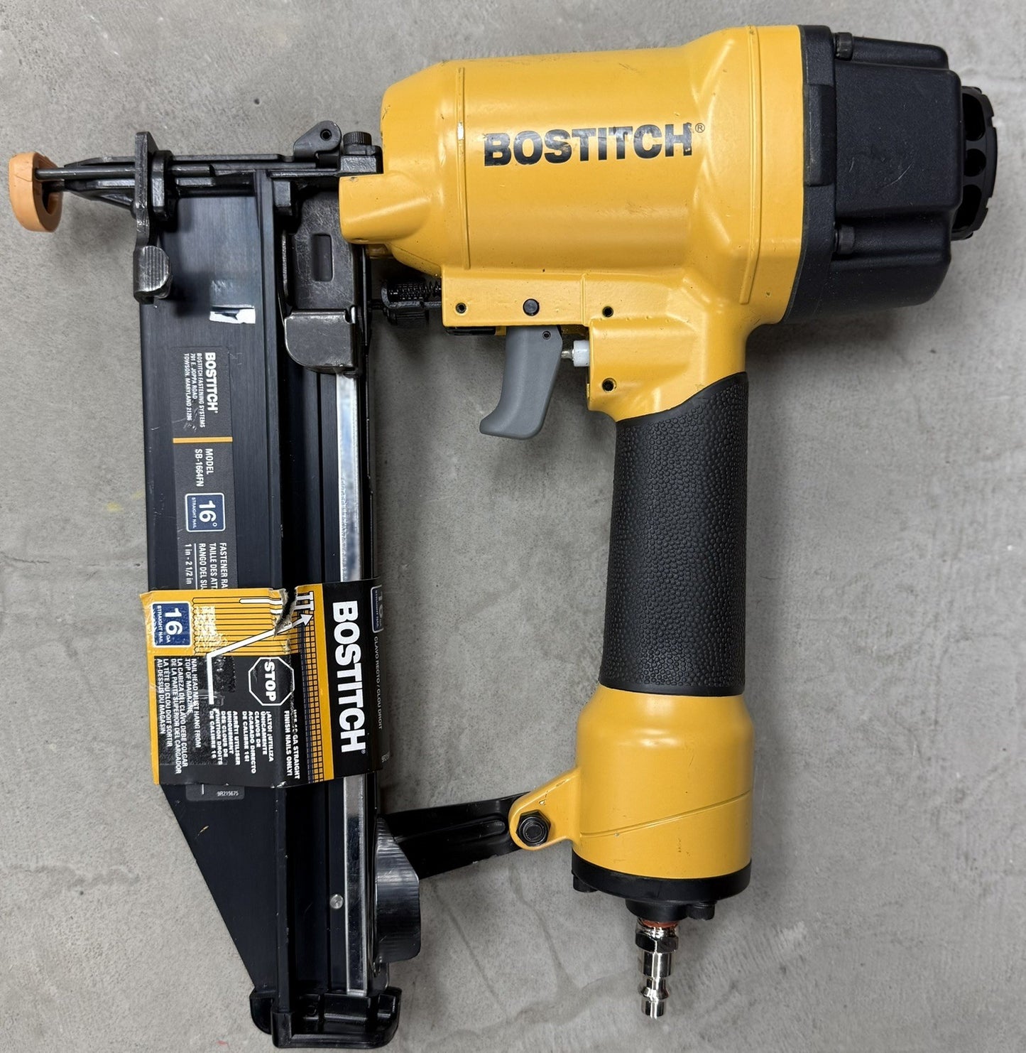 Bostitch SB-1664FN 1-2 1/2-in Straight 16 Gauge Pneumatic Finish Nailer - Lumi and Leo