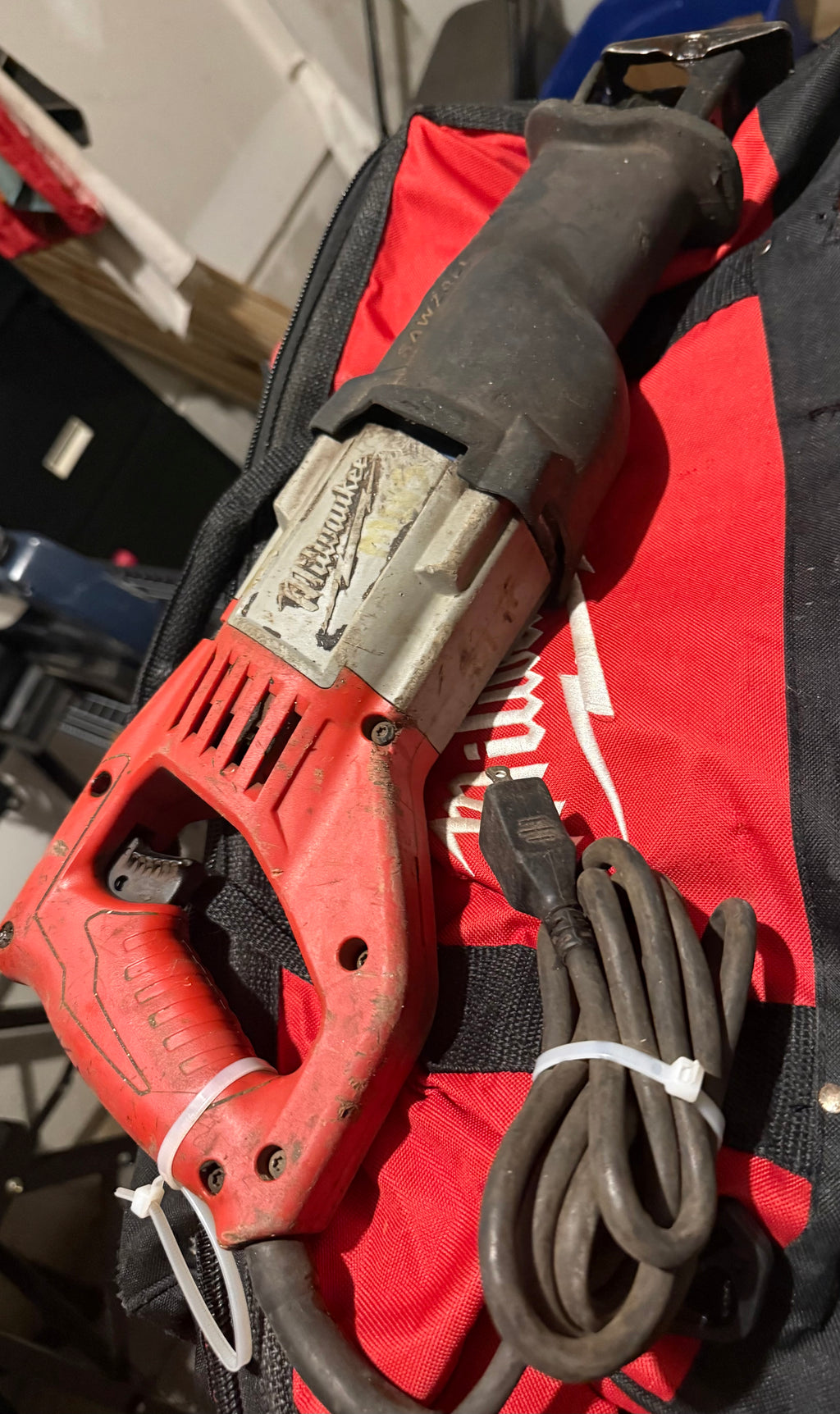 Used Tested & Working-Milwaukee Sawzall Reciprocating Saw – $90