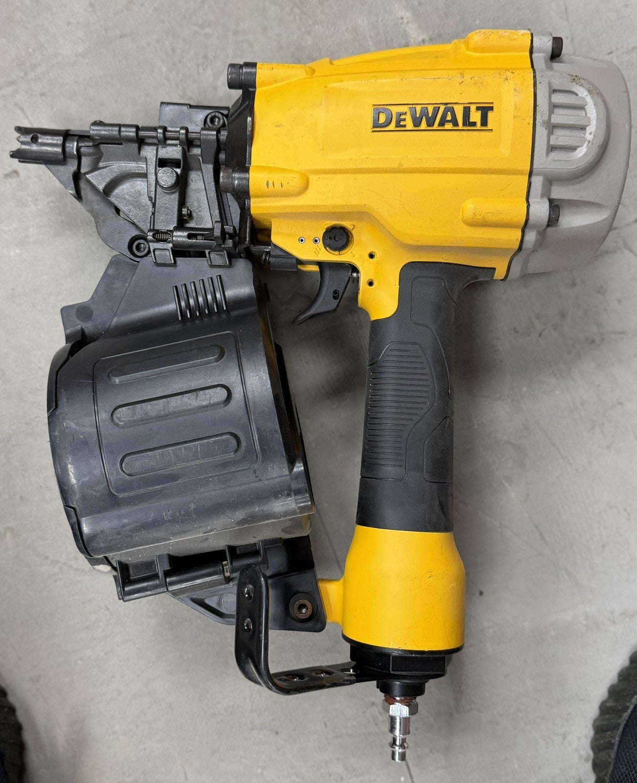 DEWALT 15° Pneumatic Coil Framing Nailer Open Box Nail Gun