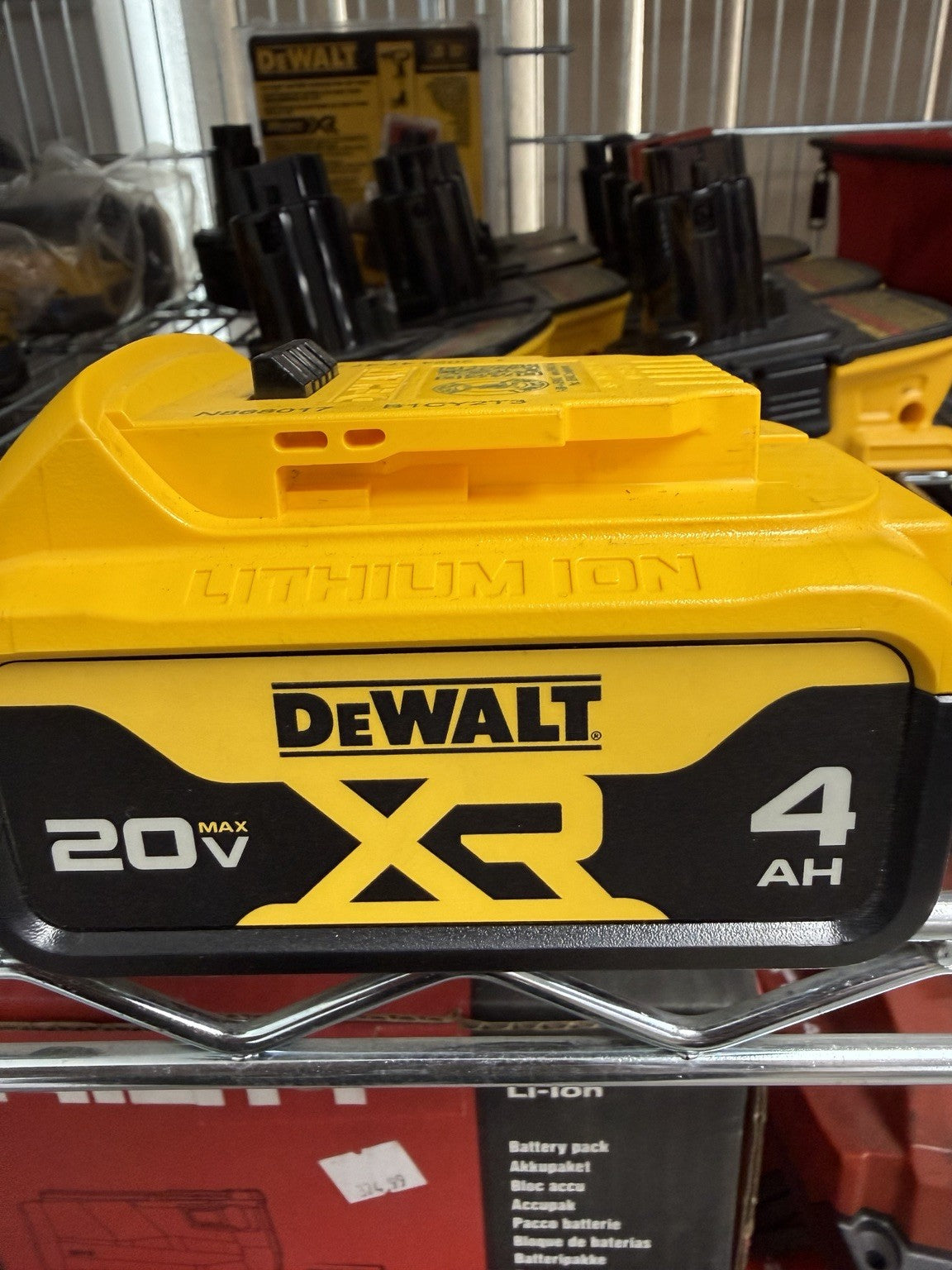 DEWALT DCB204 XR 20V MAX 4.0Ah Lithium-Ion Battery Genuine New