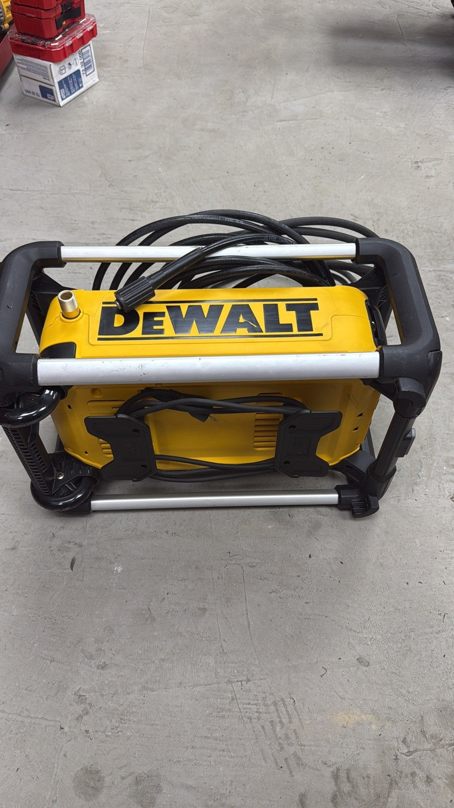 DeWALT 2100 PSI 1.2 GPM Electric Pressure Washer – Tested & Working