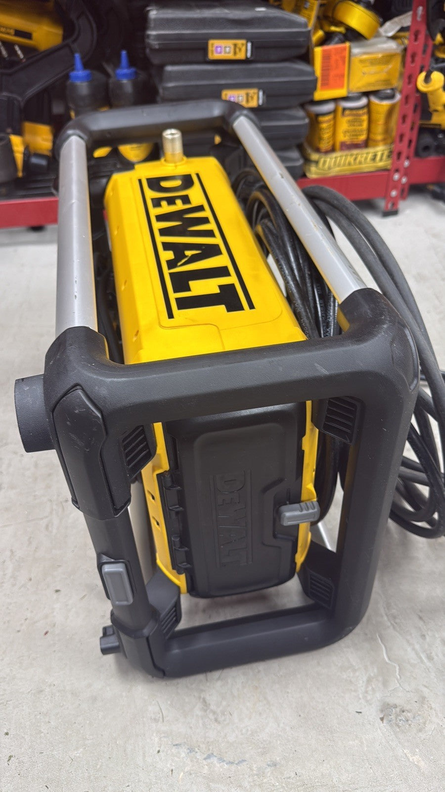 DeWALT 2100 PSI 1.2 GPM Electric Pressure Washer – Tested & Working - Lumi and Leo