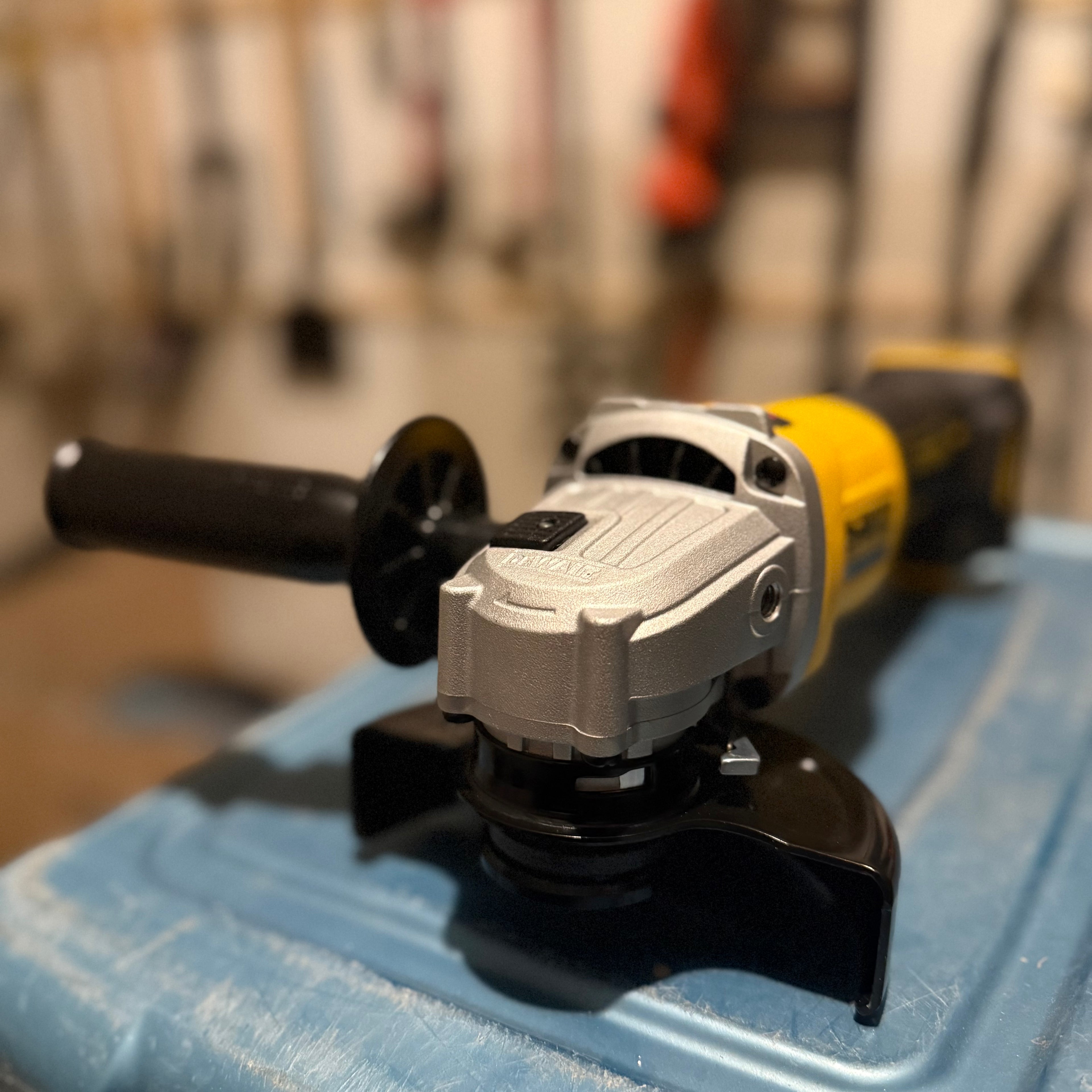 DEWALT 20V MAX XR BRUSHLESS 4-1/2” / 5” ANGLE GRINDER