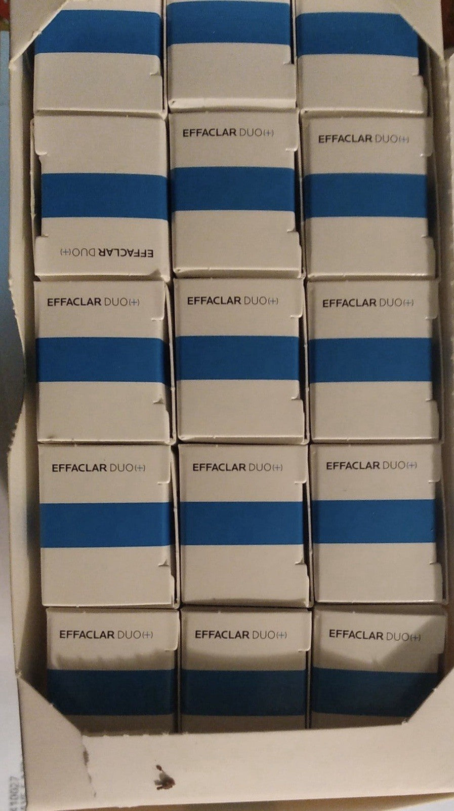 La Roche-Posay Effaclar Duo+ Acne Treatment 15 x 3mL Sample Pack 45mL - Lumi and Leo