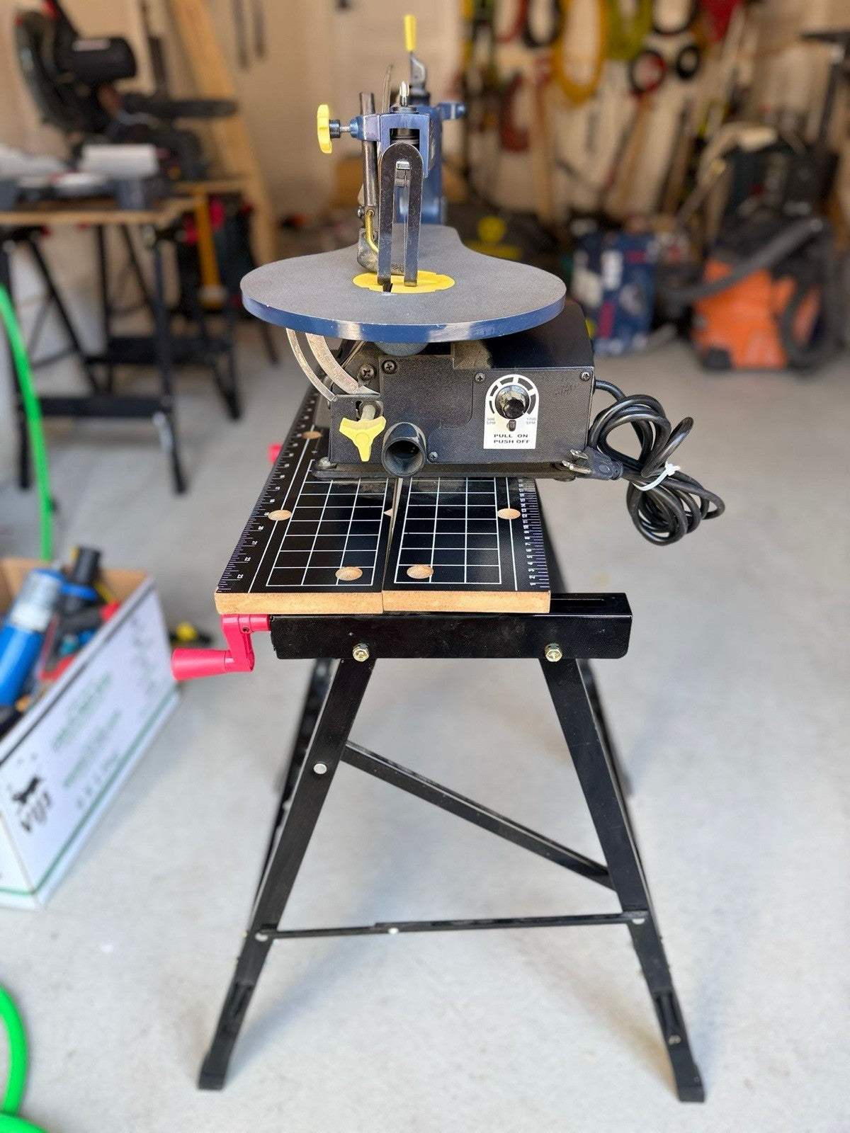MASTERCRAFT 16” SCROLL SAW + JOBMATE STAND - Lumi and Leo