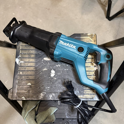 Makita JR3051T 120V Reciprocating Saw - Lumi and Leo