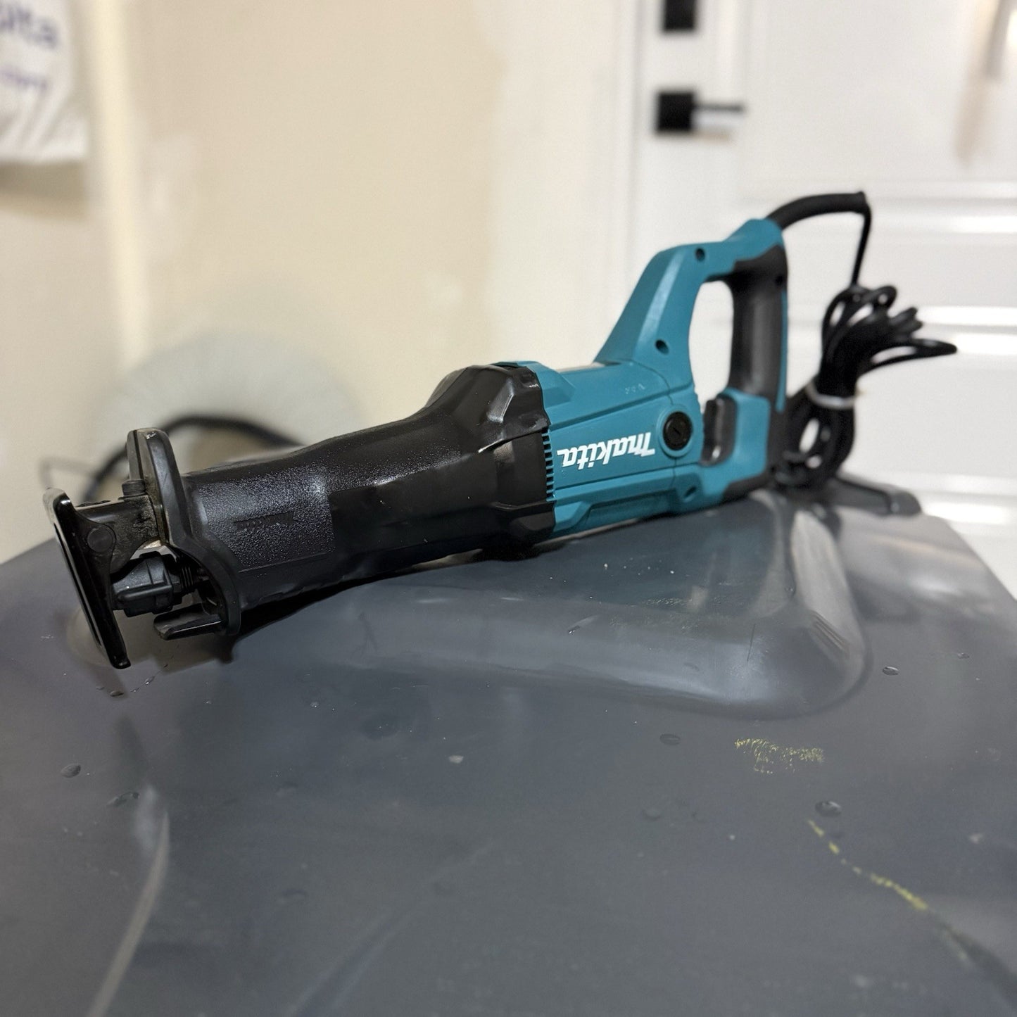 Makita JR3051T 120V Reciprocating Saw - Lumi and Leo