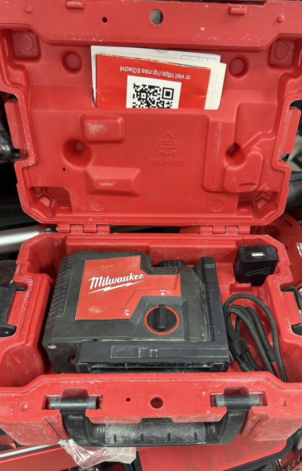 Milwaukee 3510-21 USB Rechargeable Green 3-Point Laser Tested (Pre-Owned) - Lumi and Leo