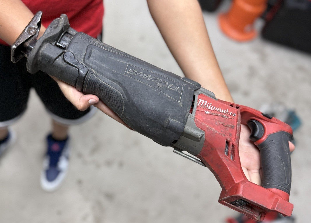 Milwaukee M18 FUEL GEN-2 SAWZALL Reciprocating Saw Tested & Working Tool Only