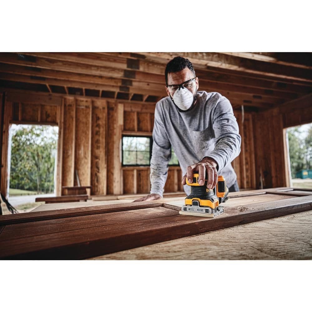 New Dewalt DCW200B 20V  Max XR Brushless 1/4 Sheet Variable Speed Sander (NIB) - Lumi and Leo