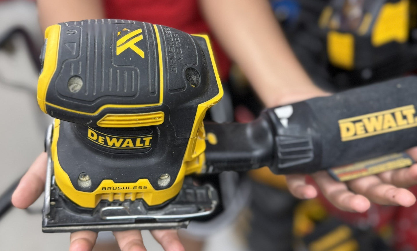 New Dewalt DCW200B 20V  Max XR Brushless 1/4 Sheet Variable Speed Sander (NIB) - Lumi and Leo