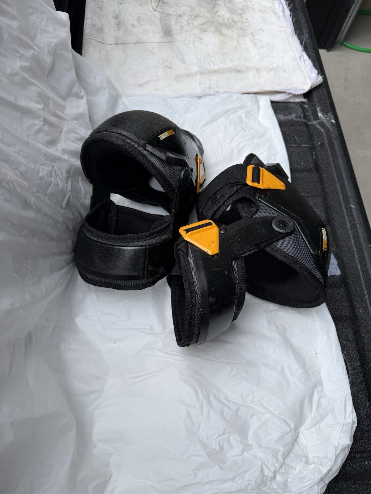TOUGHBUILT FOAMFIT STABILIZER KNEE PADS – LARGE – $65 - Lumi and Leo