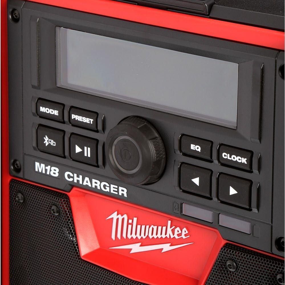 Used & Tested - 🔥 Milwaukee M18 Jobsite Radio + Charger 💥 Bluetooth • Heavy Duty • Charges M18 Batteries 💥 Professional Jobsite Speaker With Amazing Sound