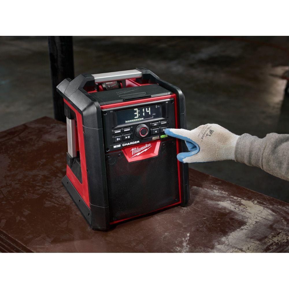 Used & Tested - 🔥 Milwaukee M18 Jobsite Radio + Charger 💥 Bluetooth • Heavy Duty • Charges M18 Batteries 💥 Professional Jobsite Speaker With Amazing Sound