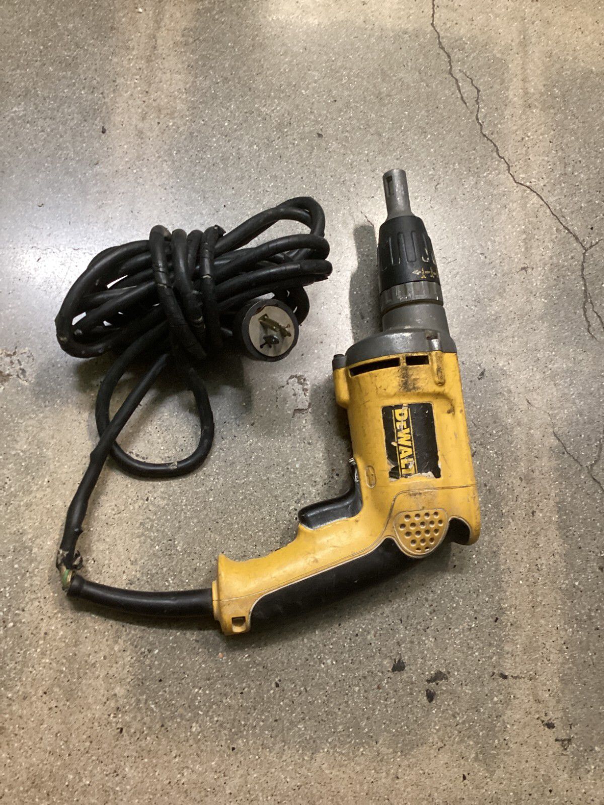 Used & Tested - DEWALT PROFESSIONAL DRYWALL SCREW GUN