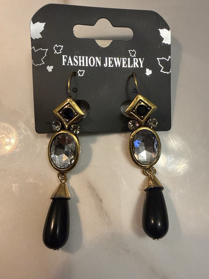 Women's Fashion Stud Earrings Elegant Floral Design Gold Tone Nickel Free Gift - Lumi and Leo
