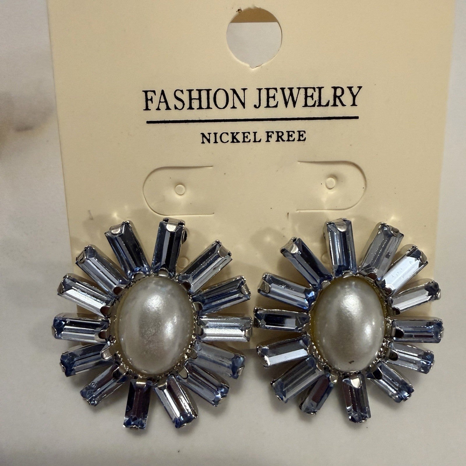 Women's Fashion Stud Earrings Elegant Floral Design Gold Tone Nickel Free Gift