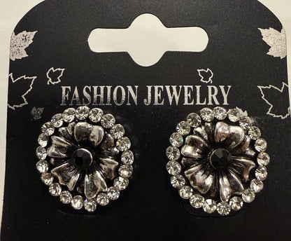 Women's Fashion Stud Earrings Elegant Floral Design Gold Tone Nickel Free Gift - Lumi and Leo