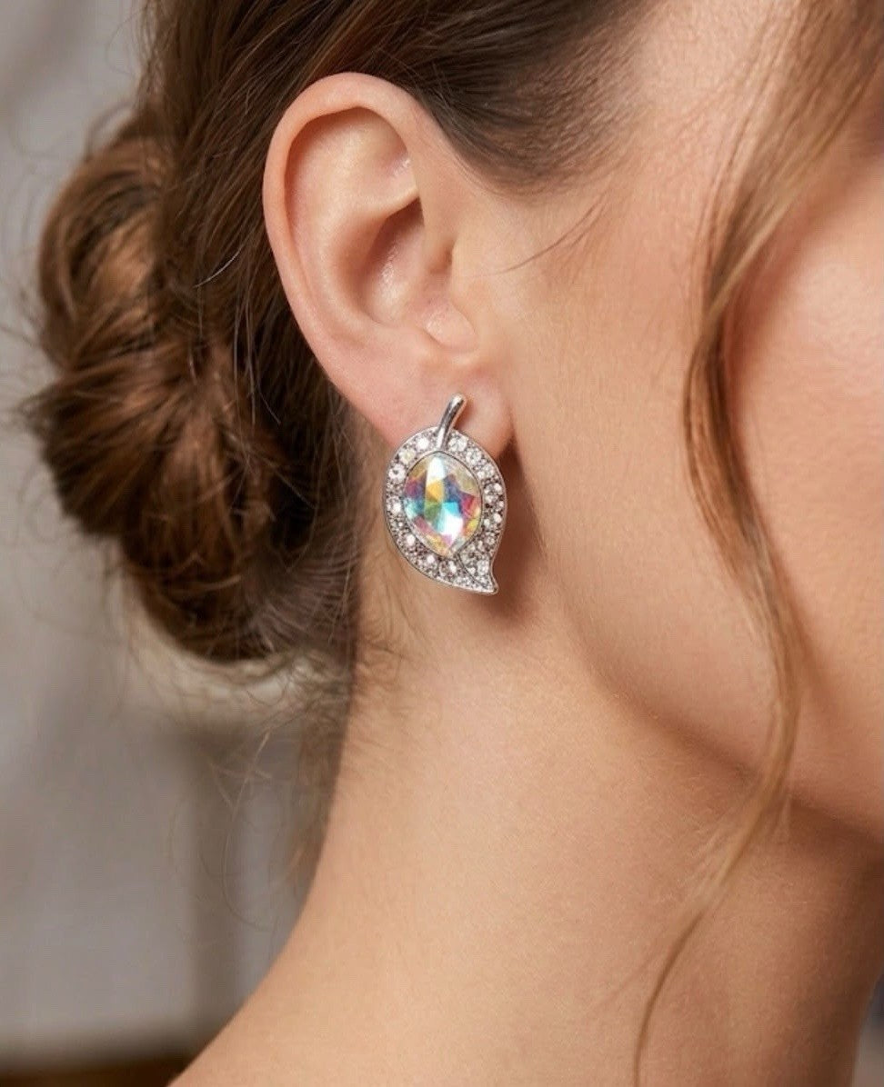 Women's Fashion Stud Earrings Elegant Floral Design Gold Tone Nickel Free Gift - Lumi and Leo