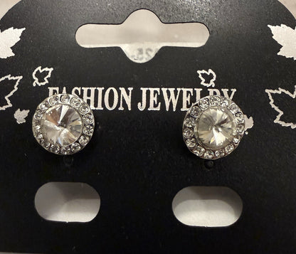 Women's Fashion Stud Earrings Elegant Floral Design Gold Tone Nickel Free Gift - Lumi and Leo